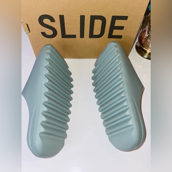 Yeezy Slide - ORIGINALS - New with Tag - 8 US - Unisex - Perfect Condition- Salt - Picture 8 of 8